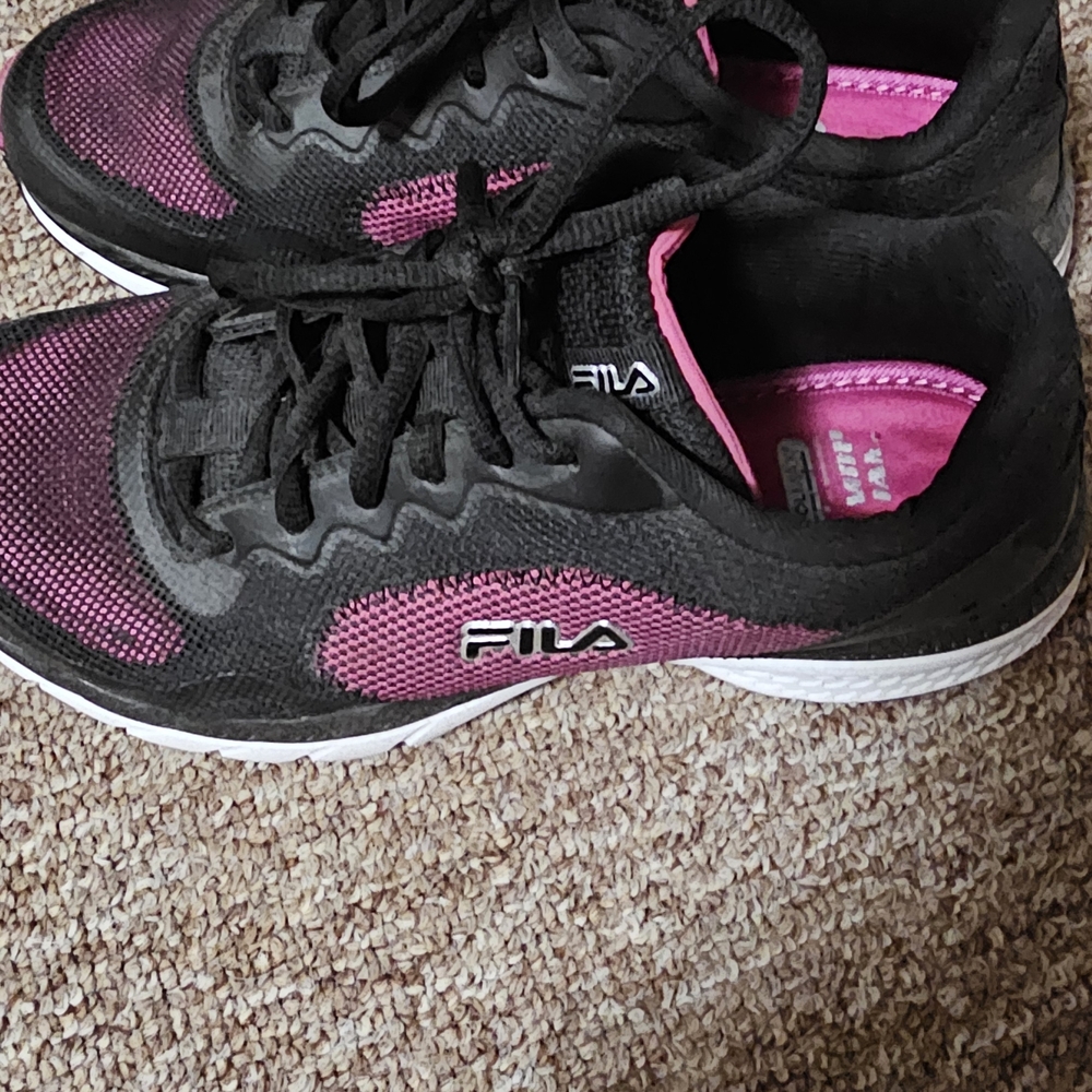 Fila Women's Black and Pink Running Shoes